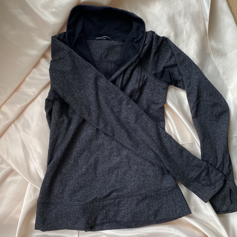 🏃🏼‍♀️ lululemon 🍋 sweater 💨